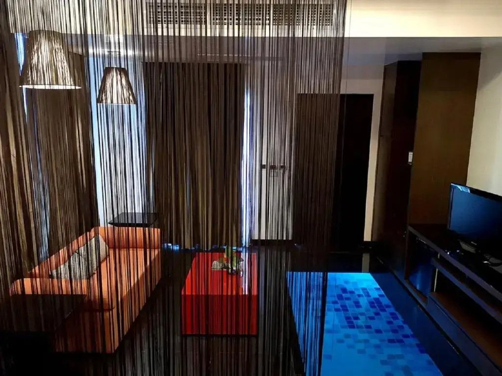 Foto - Z Through By The Zign