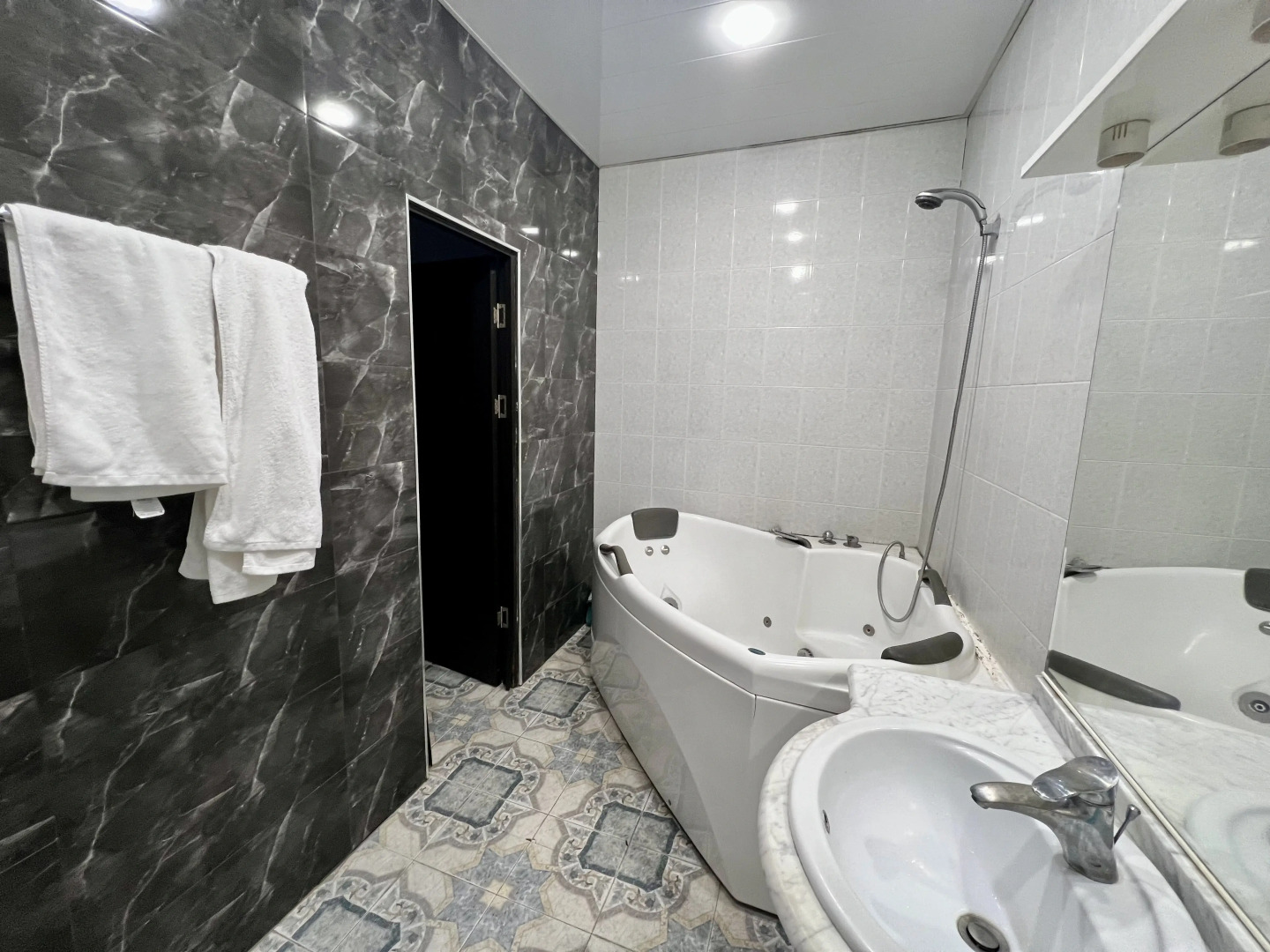 Photo - Family Hotel