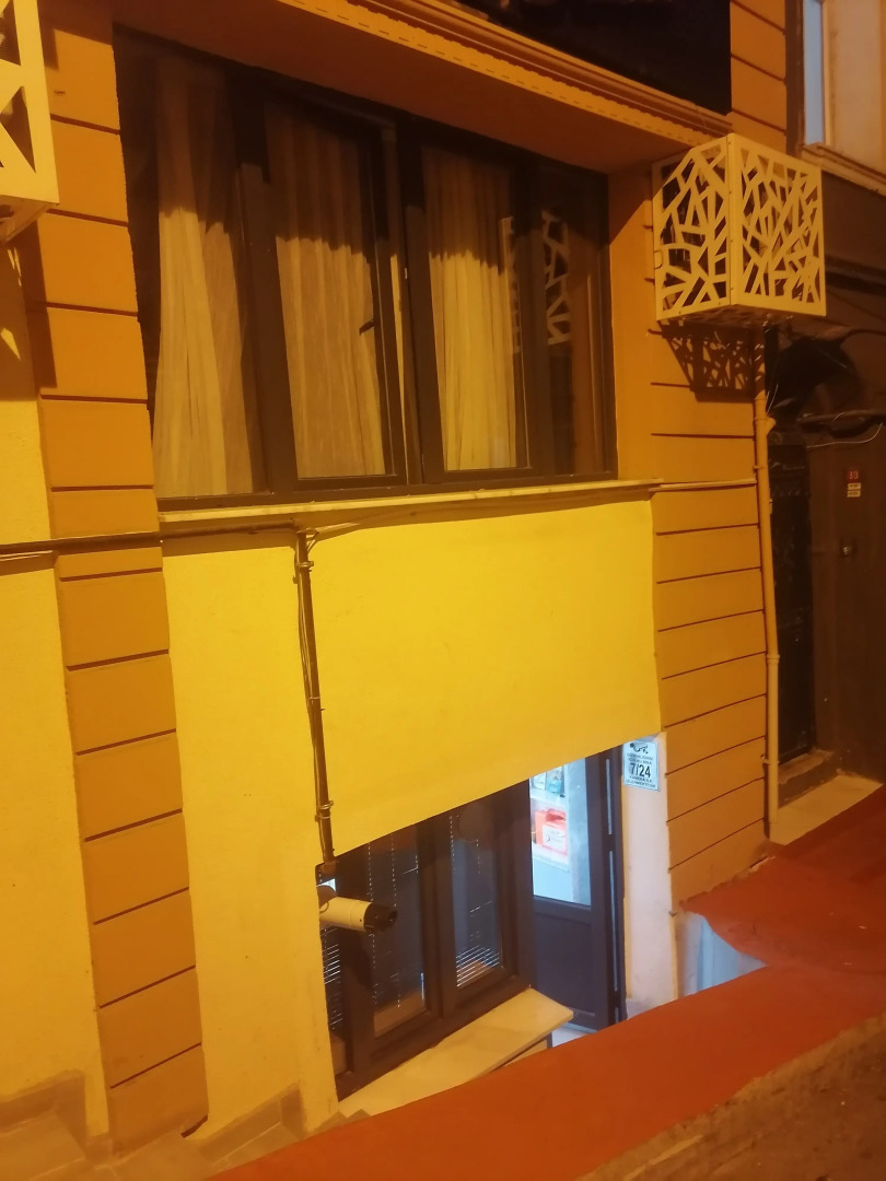 Photo - opera wall suite