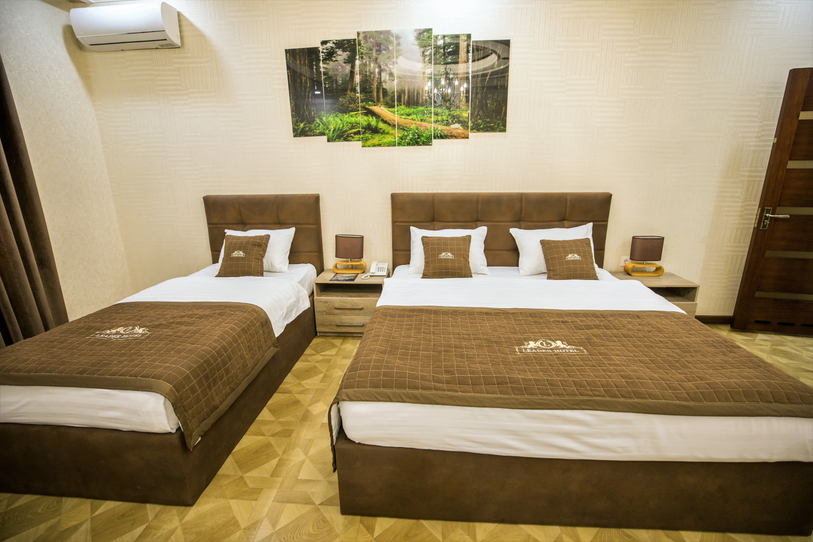 Photo - Leader Hotel