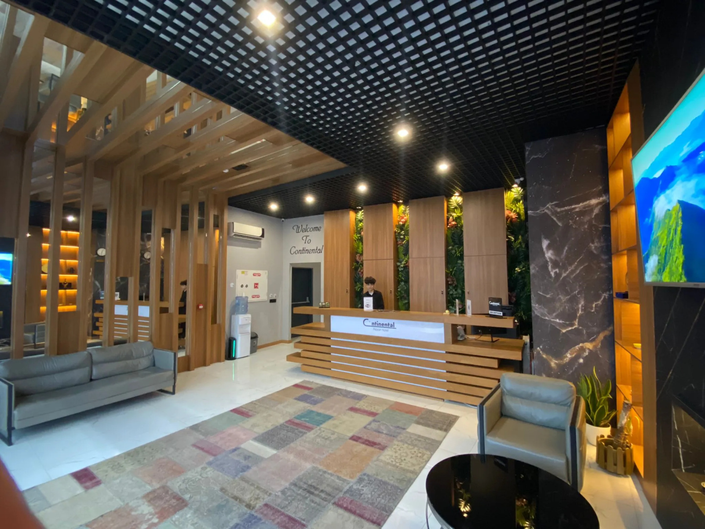 Photo - Continental Airport Hotel