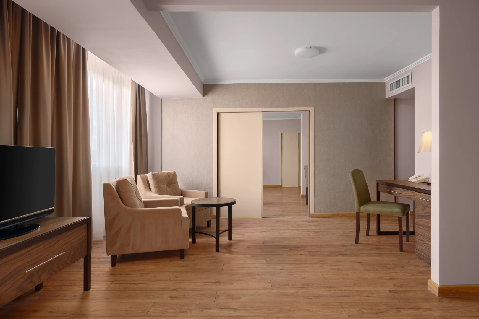 Photo - Ani Plaza Hotel