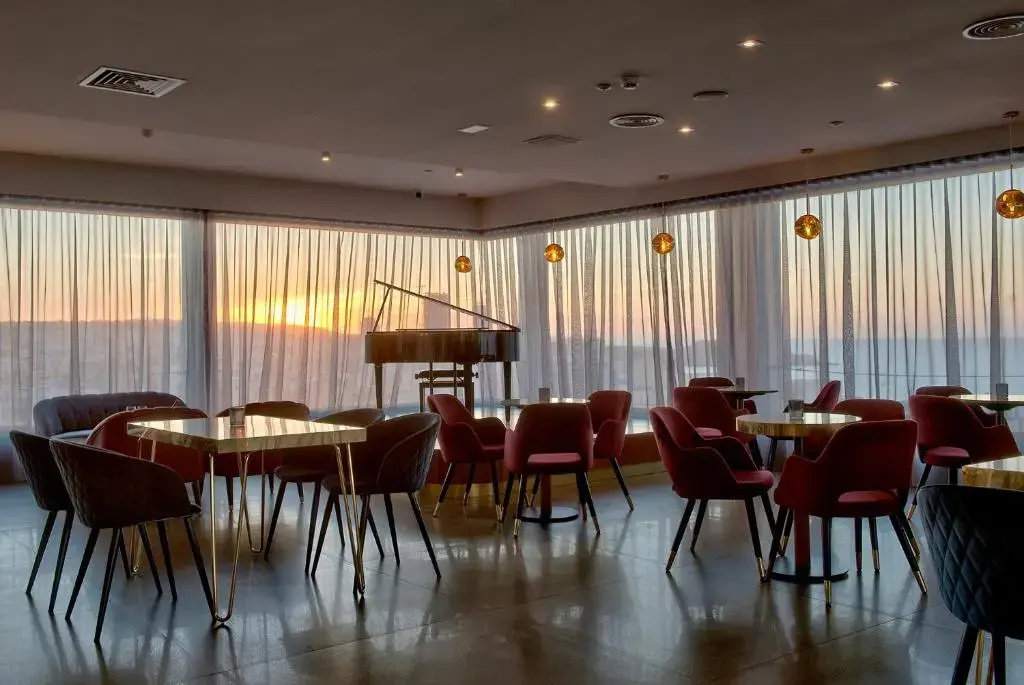 Photo - The Preluna Hotel