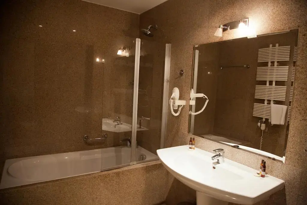 Photo - Grand Royal Hotel