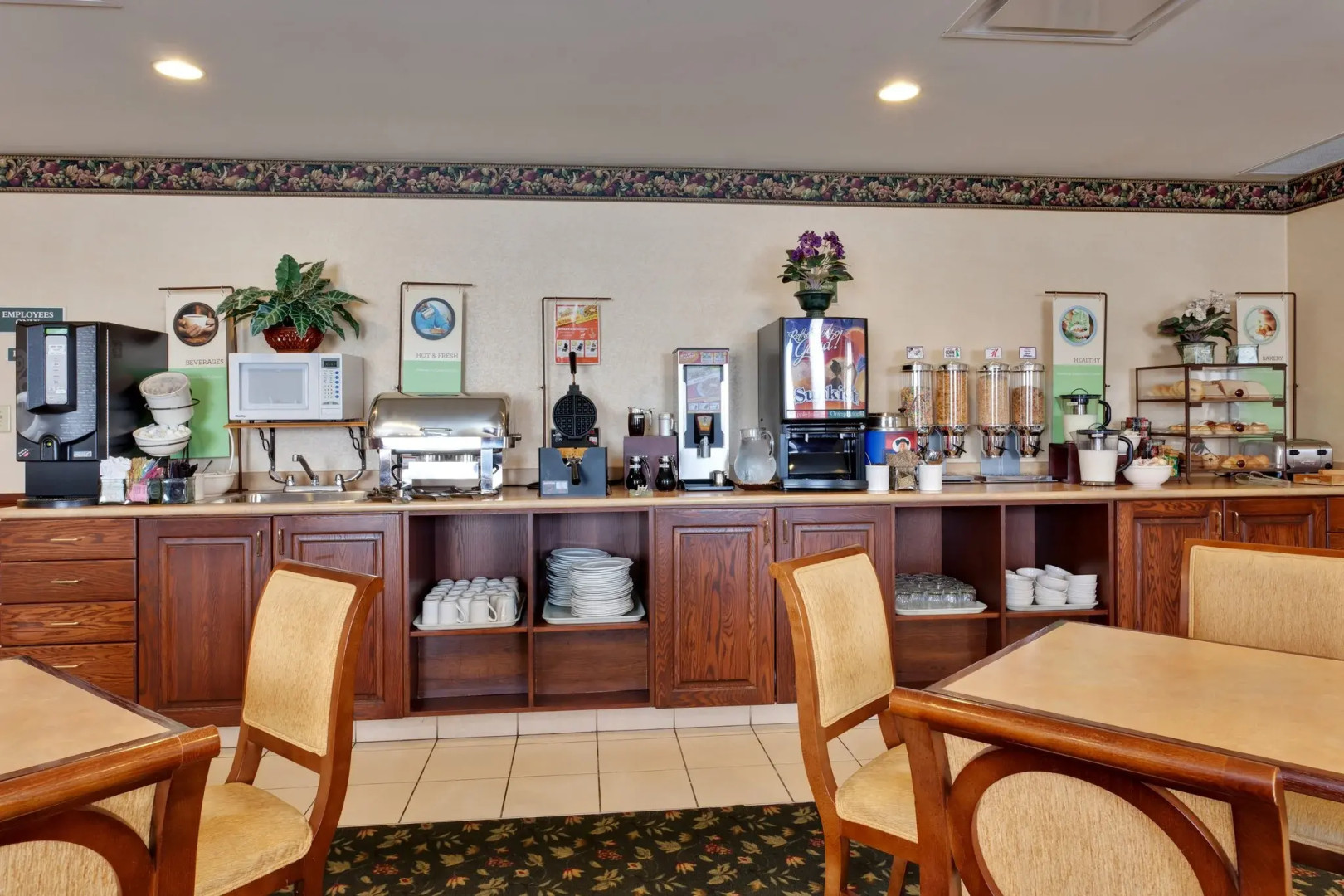 Foto - Staywell Inn & Suites
