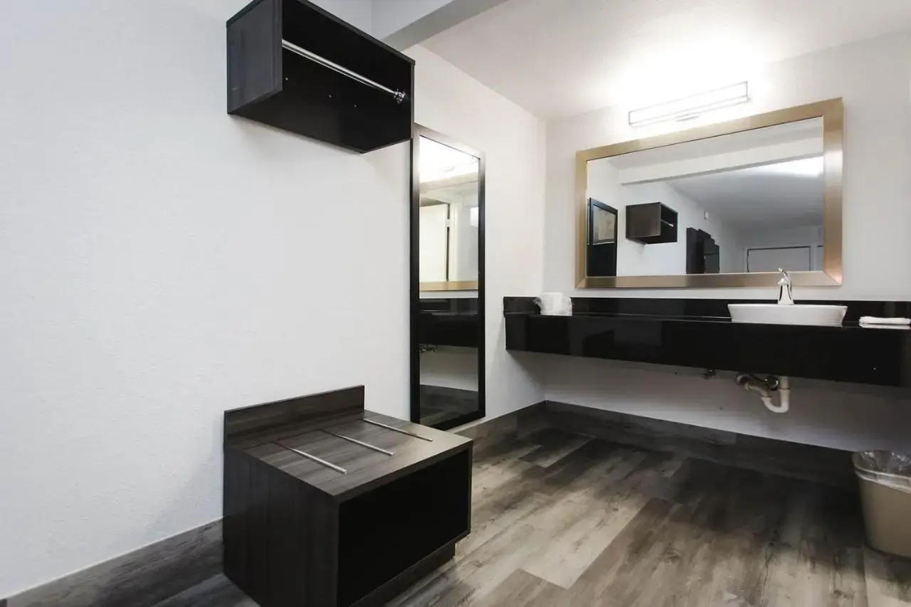 Photo - Motel 6 Houston, TX - Medical Center - NRG Stadium