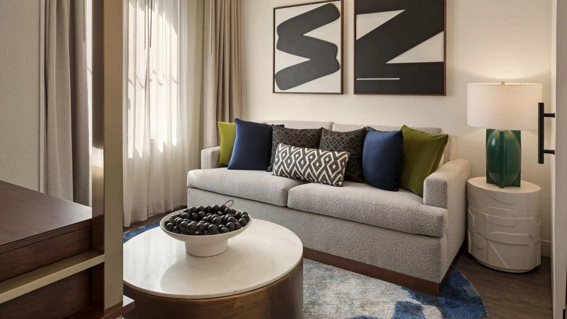 Photo - Burton House, Beverly Hills, A Tribute Portfolio Hotel