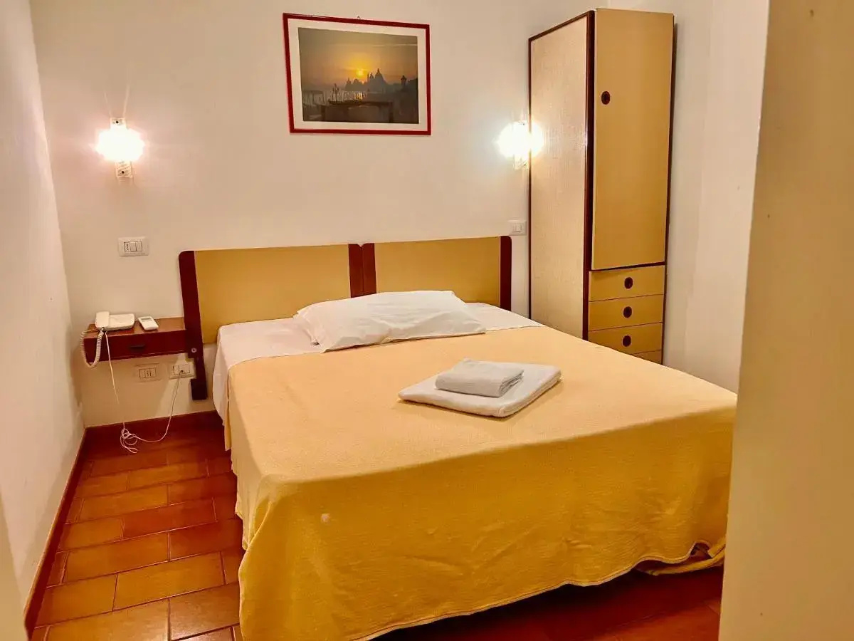 Photo - Hotel Canada
