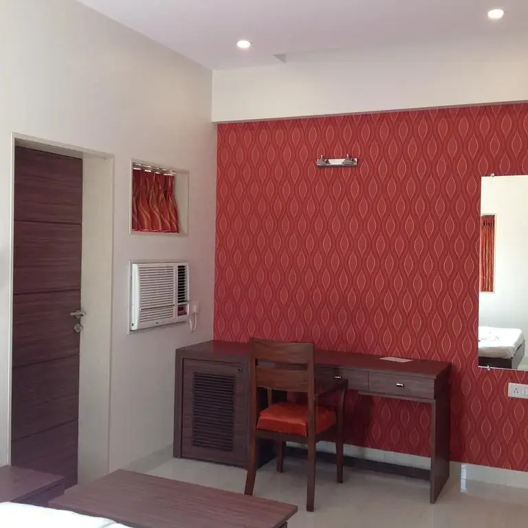 Photo - Pals Hotel