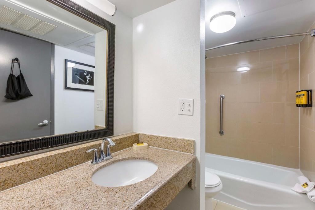 Photo - Best Western Plus El Paso Airport Hotel & Conference Center