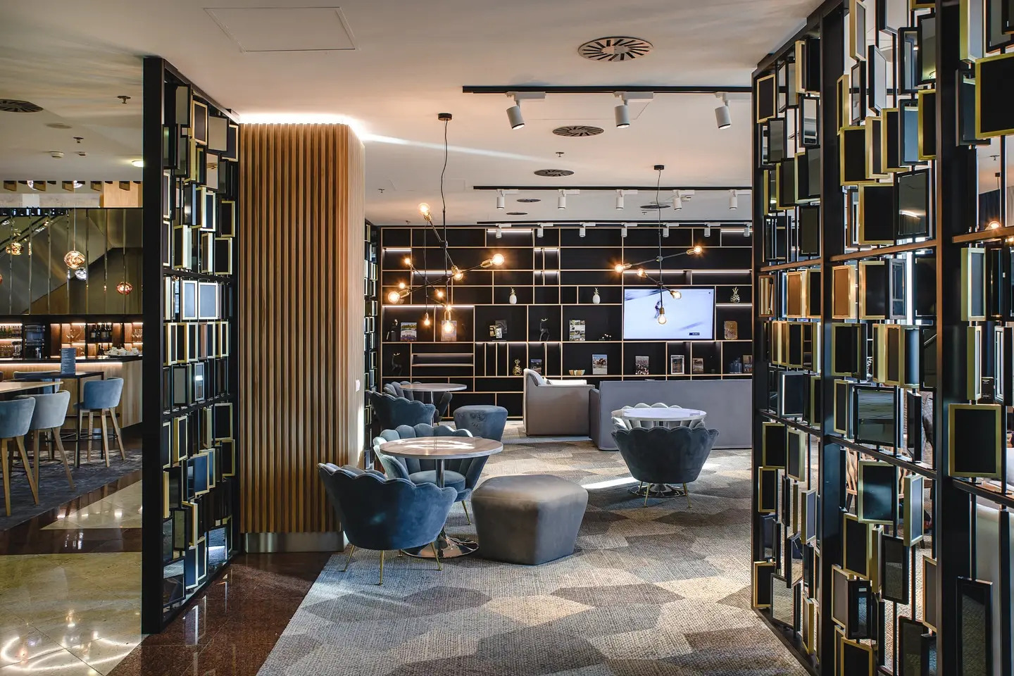 Foto - Courtyard by Marriott Warsaw Airport