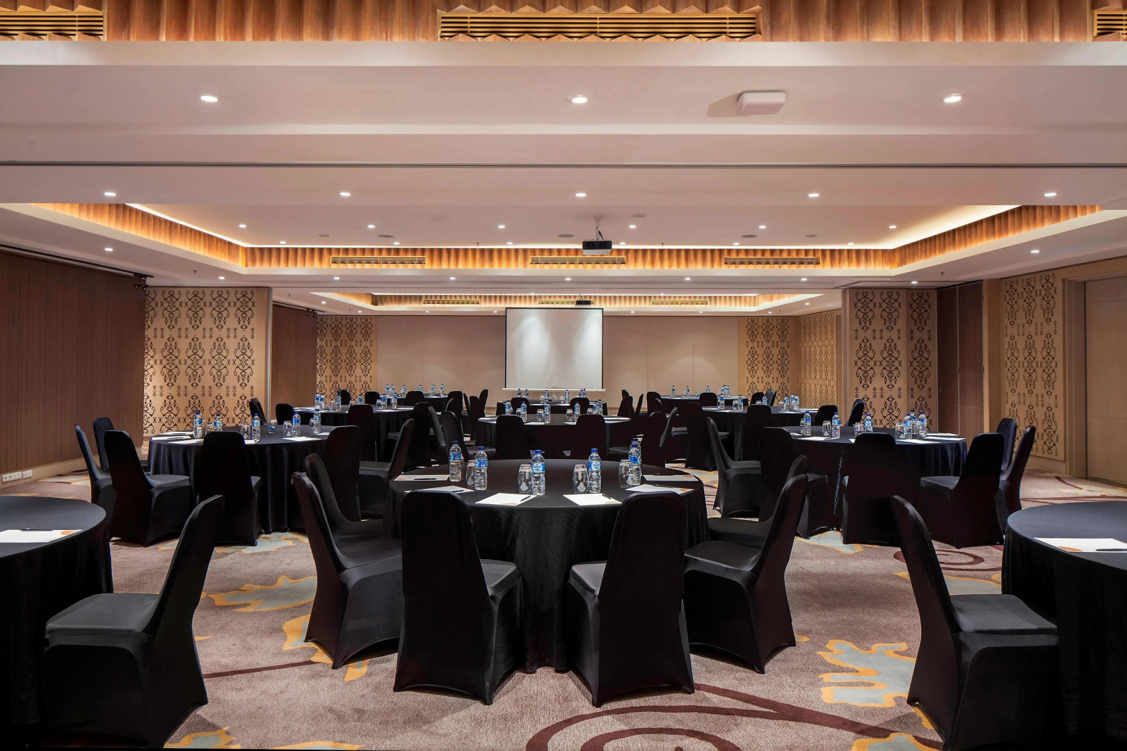 Photo - Courtyard by Marriott Bali Seminyak Resort