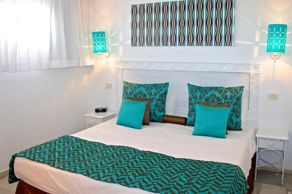 Photo - Ona Palm Beach