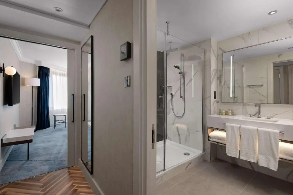 Photo - Hilton London Metropole