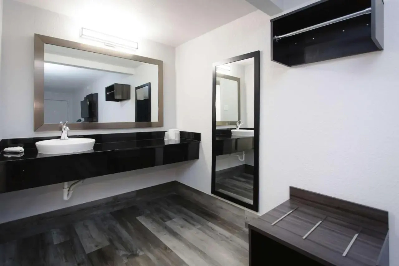 Photo - Motel 6 Houston, TX - Medical Center - NRG Stadium