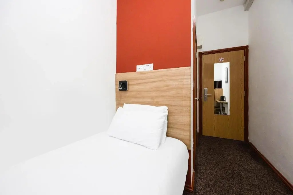 Photo - Arinza Hotel, London Ilford