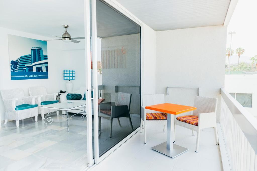 Photo - Ona Palm Beach