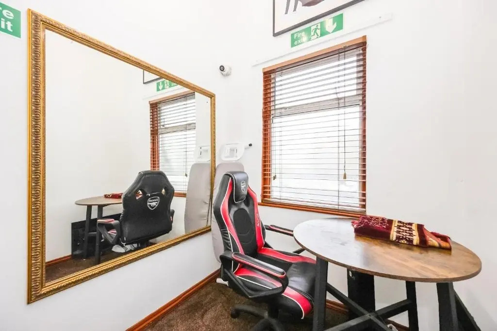 Photo - Arinza Hotel, London Ilford