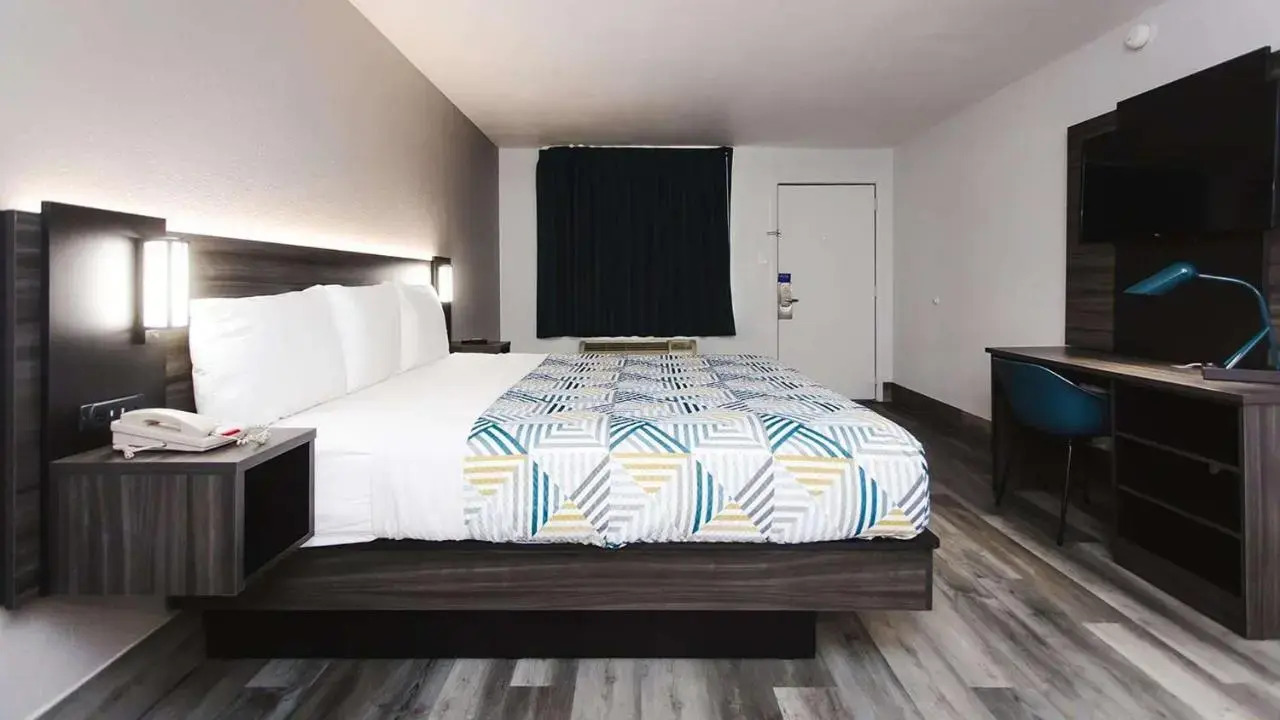 Photo - Motel 6 Houston, TX - Medical Center - NRG Stadium