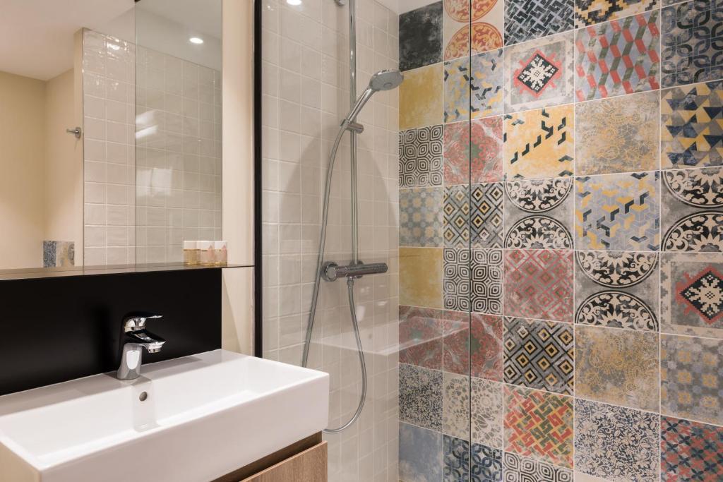 Foto - The Originals Boutique, Hôtel Maison Montmartre Paris Les Puces