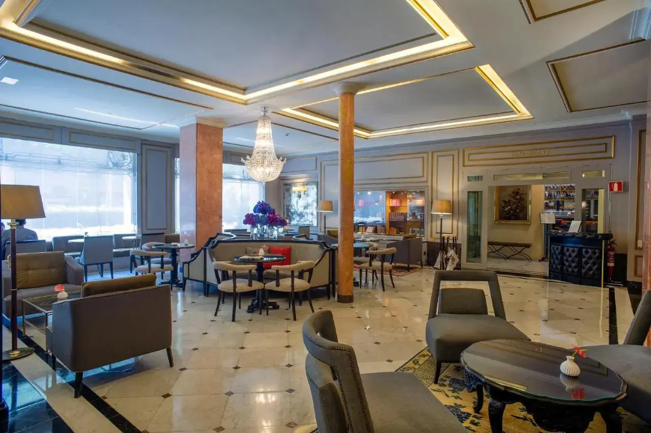 Photo - El Avenida Palace