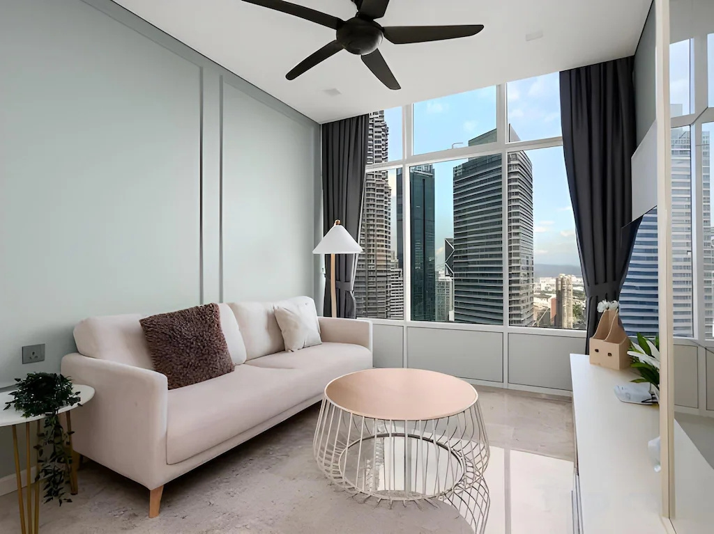 Sky Suites KLCC Homestay by BIRDY STAY