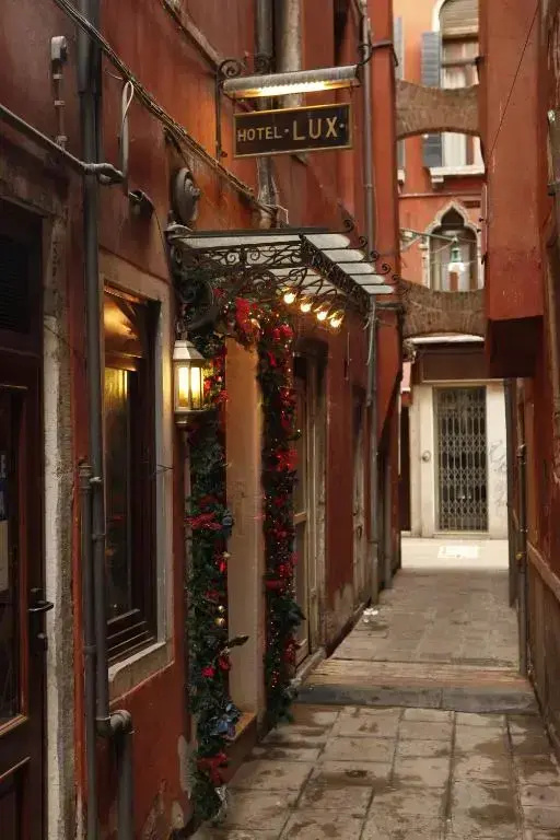 Photo - Hotel Lux