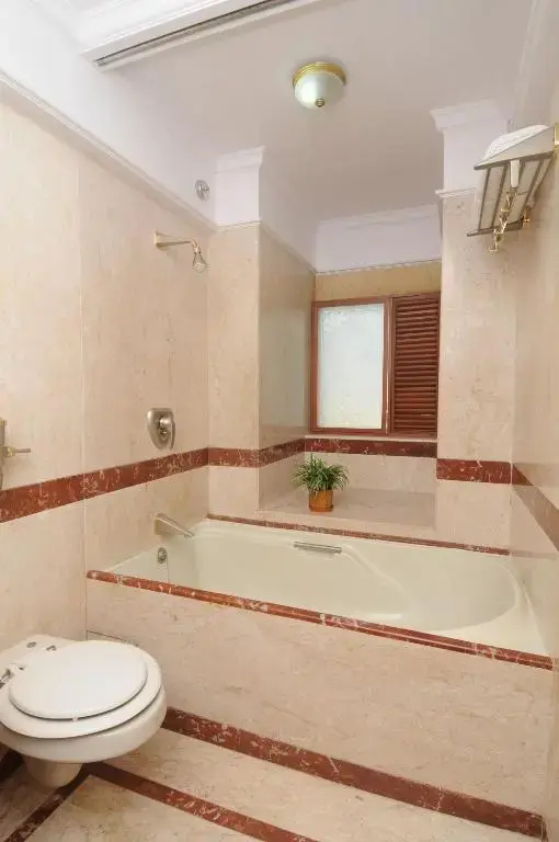 Photo - Fariyas Hotel Mumbai , Colaba
