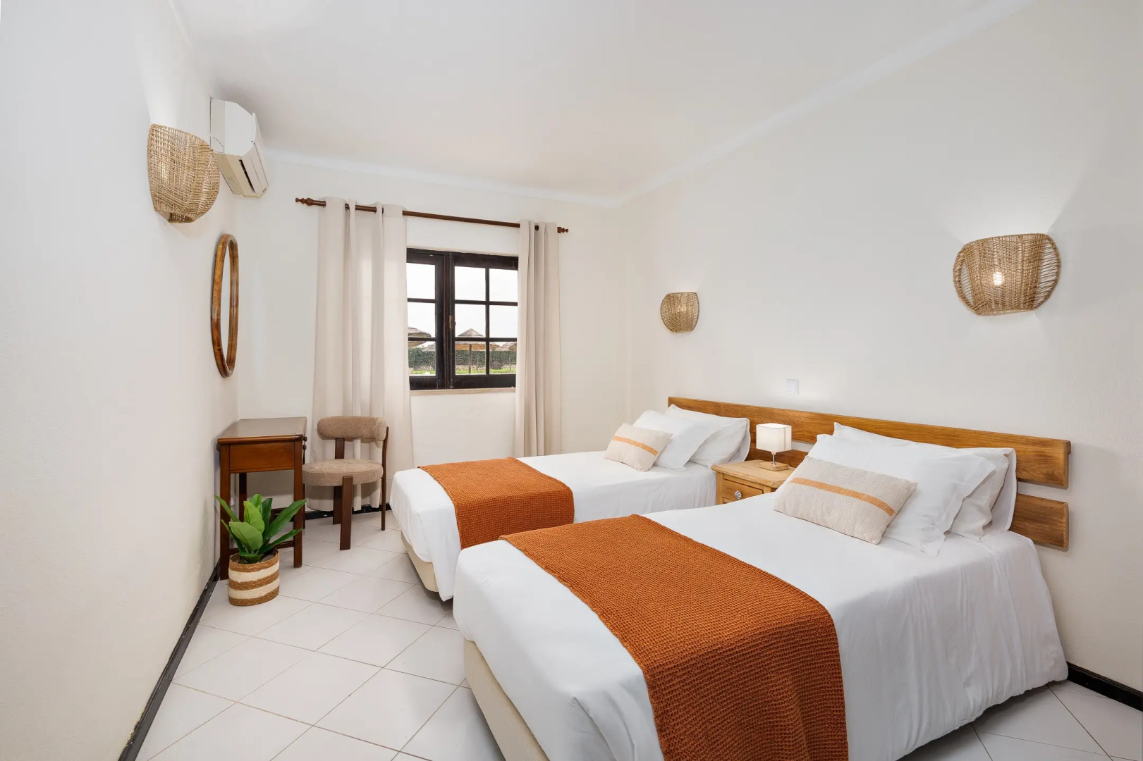 Photo - Colina Village