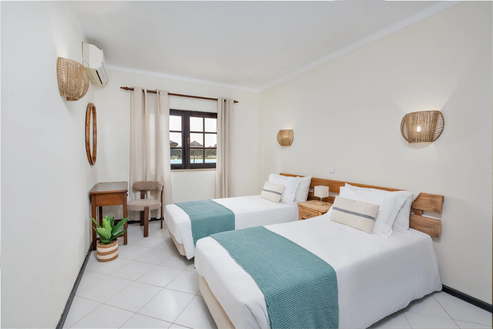 Photo - Colina Village