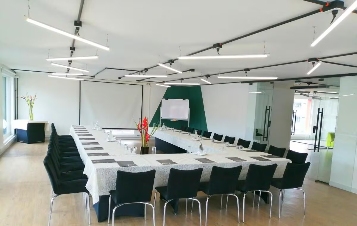 Photo - Richmond Suites Hotel