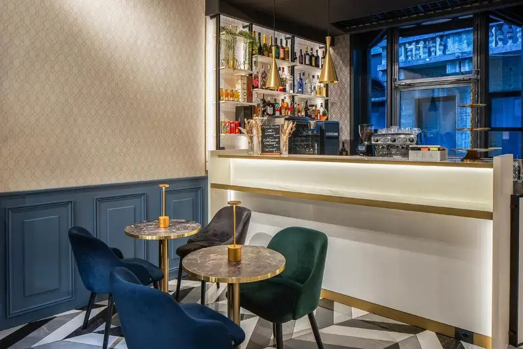 Photo - London Hotel