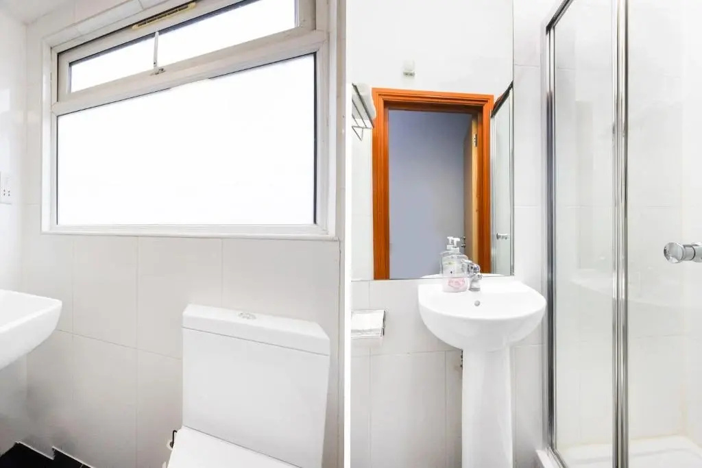 Photo - Arinza Hotel, London Ilford