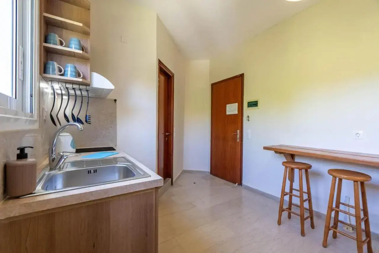 Photo - Angela Hotel & Apartments