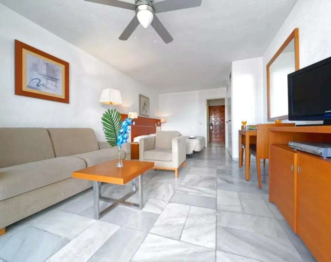 Photo - Ona Palm Beach