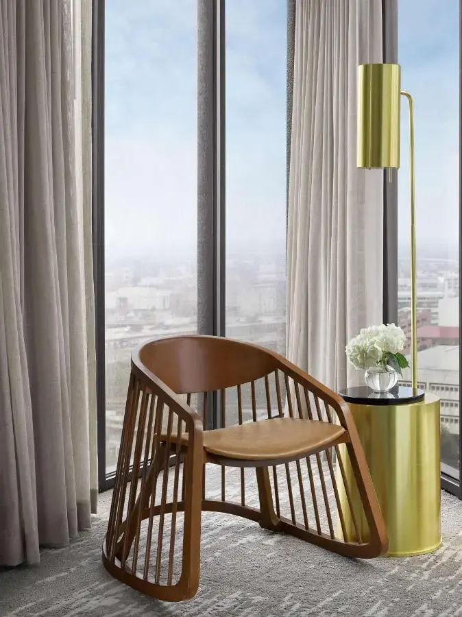 Foto - C. Baldwin, Curio Collection by Hilton