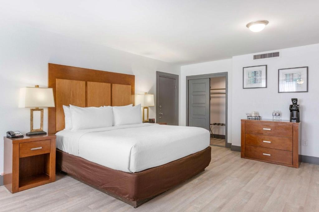 Photo - Best Western Plus El Paso Airport Hotel & Conference Center