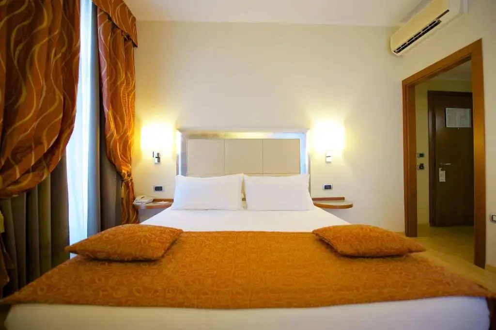 Photo - Best Western Crystal Palace Hotel