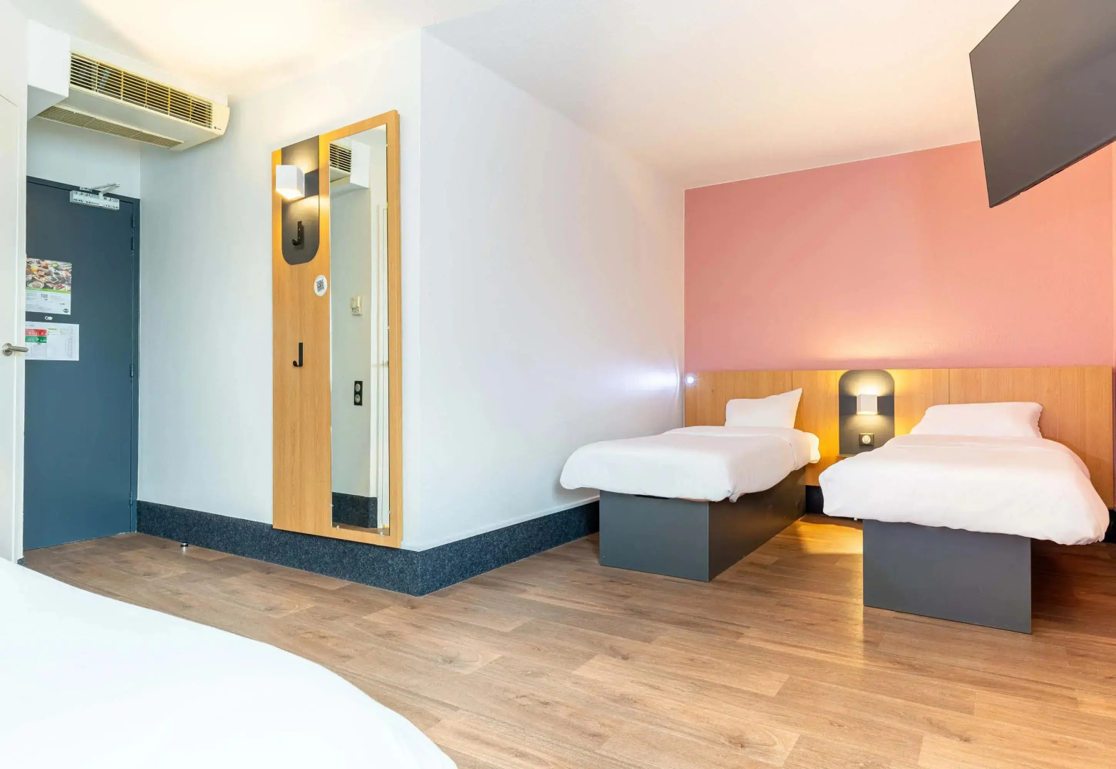Foto - B&B HOTEL Nantes Aéroport