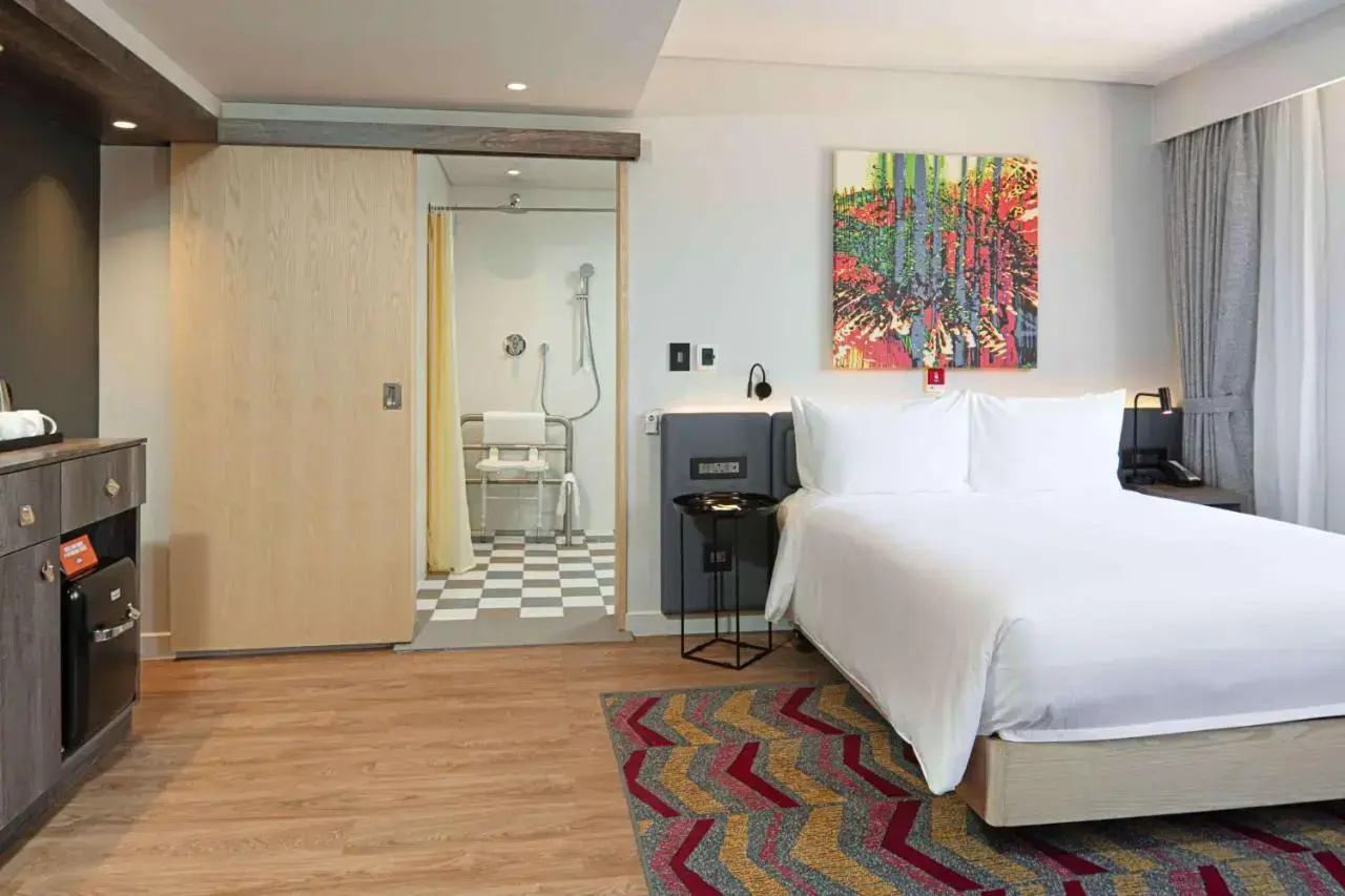 Photo - Hampton By Hilton Sandton Grayston