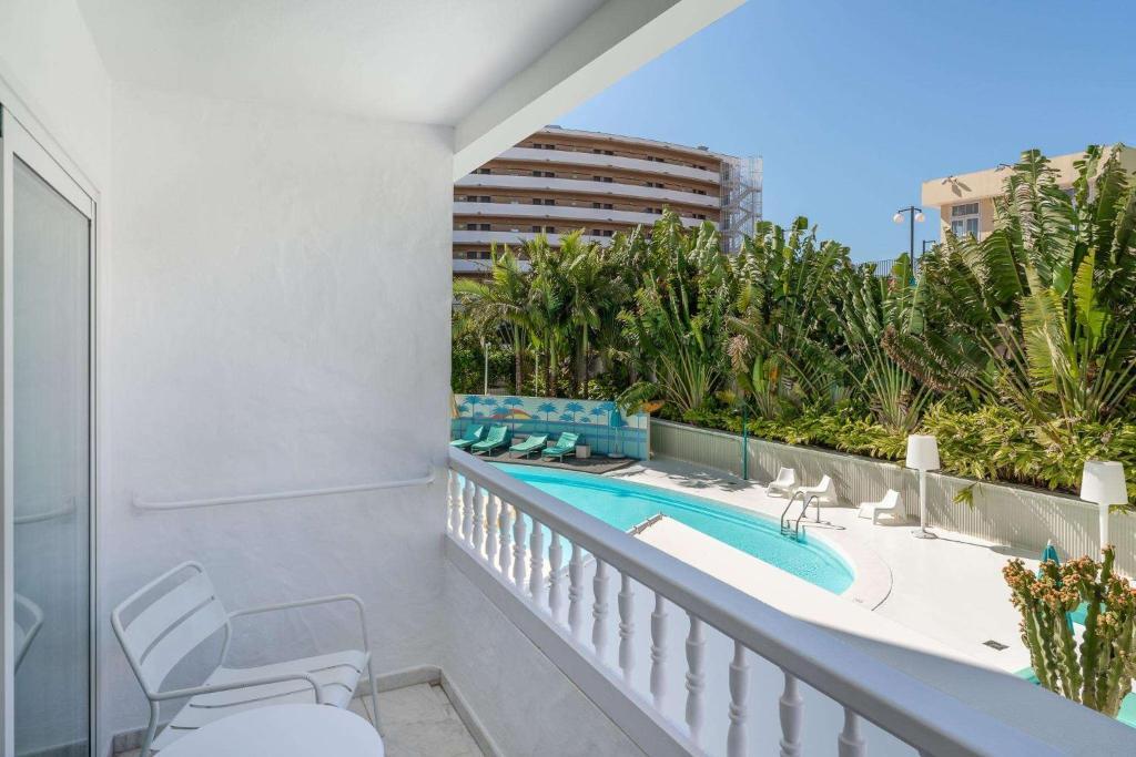 Foto - Gold By Marina - Adults only