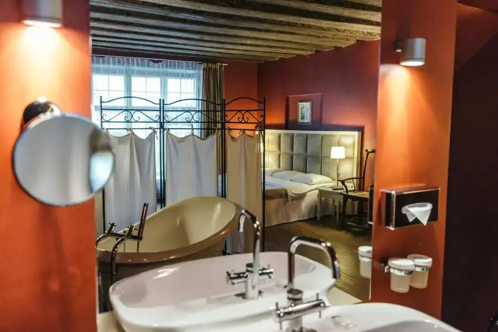 Photo - Merchants House Hotel