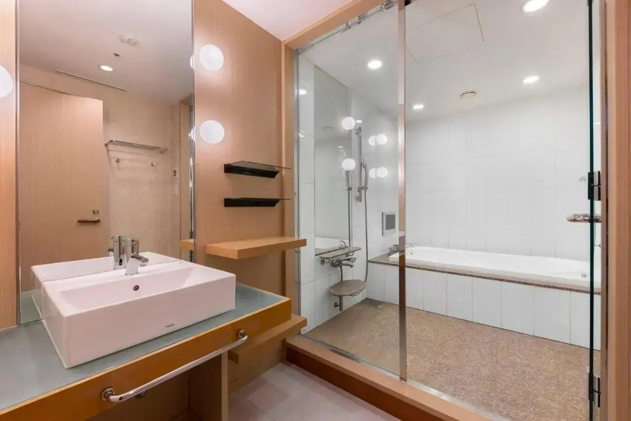 Photo - RIHGA Royal Hotel Osaka, Vignette Collection by IHG