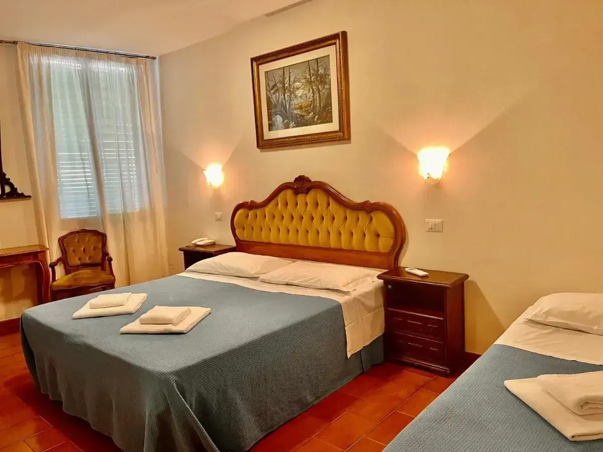 Photo - Hotel Canada