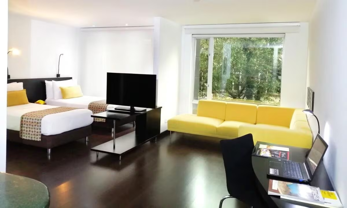 Photo - Richmond Suites Hotel