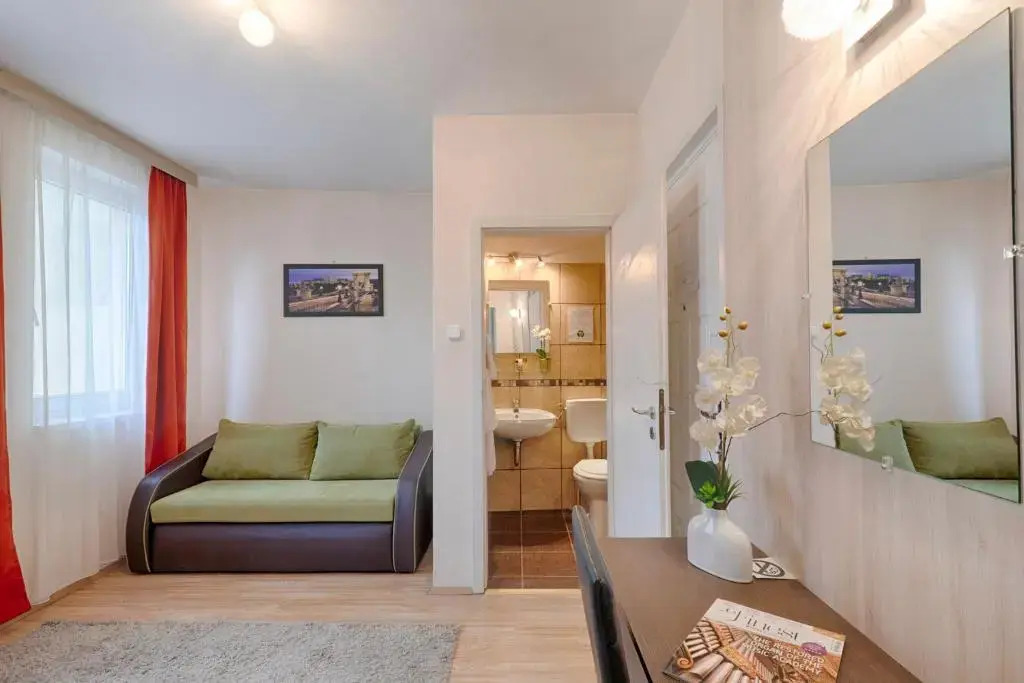 Photo - Triple M Hotel