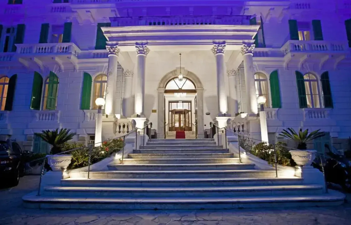 Photo - Grand Hotel & Des Anglais Hotel