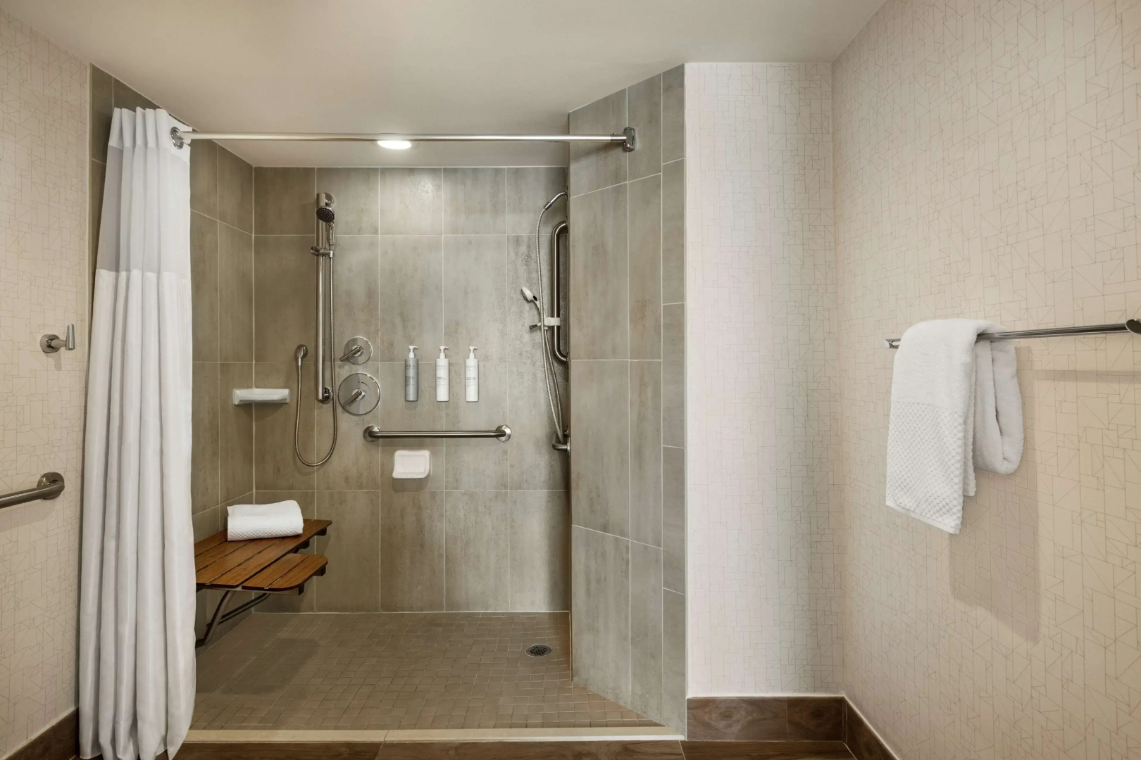 Photo - Embassy Suites by Hilton Miami International Airport