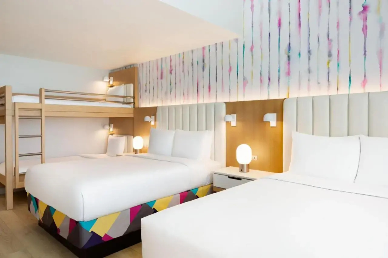 Photo - The Viv Hotel, Anaheim, a Tribute Portfolio Hotel