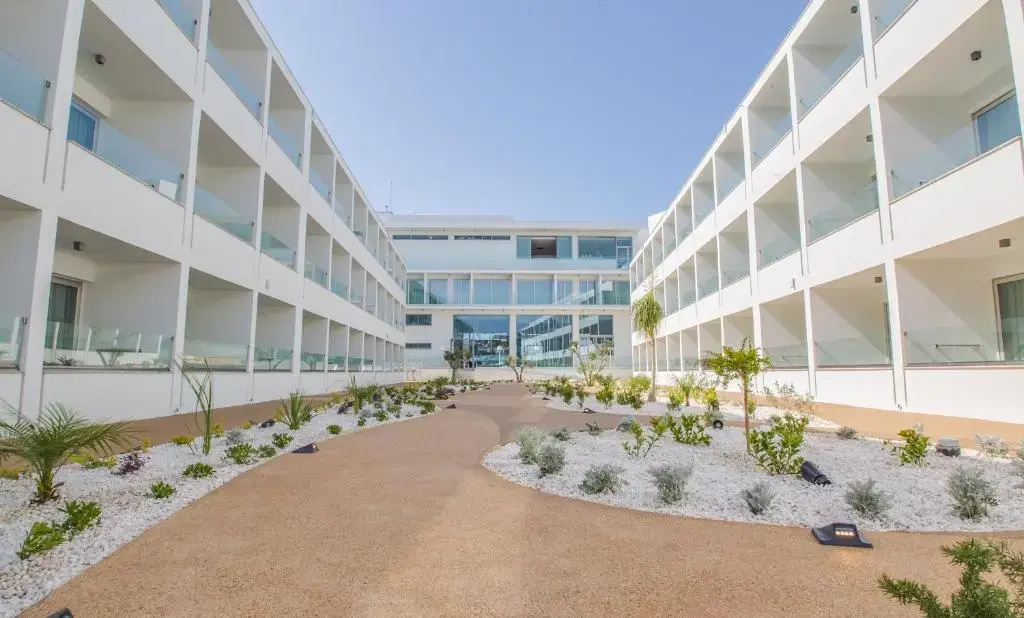 Photo - Nicholas Color Hotel